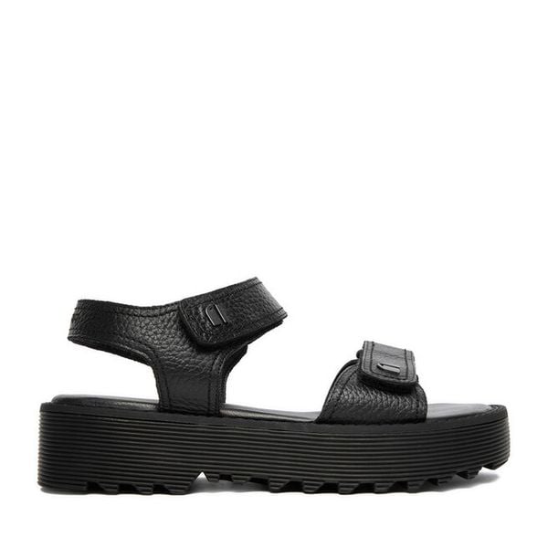 Sandały G-Star Raw. Czarne sandały damskie G-Star Raw, bez wzorów, bez obcasa, na płaskiej podeszwie. Za 249.99 zł.