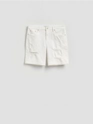 Jeansowe szorty z przetarciami - biały. Białe szorty męskie Reserved, bez wzorów, z denimu. Za 119.99 zł.
