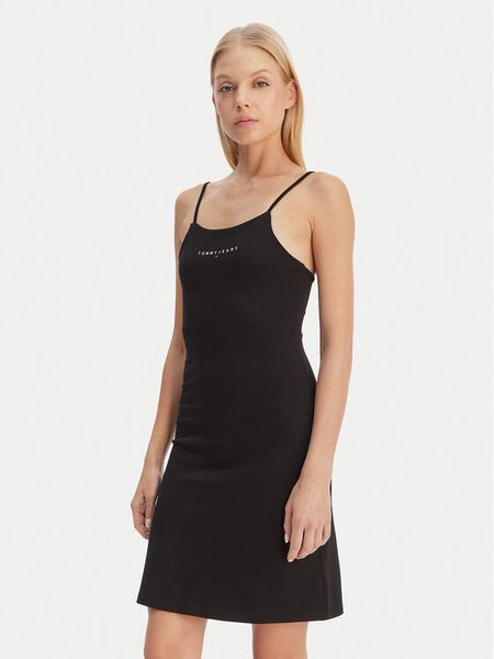 Tommy Jeans Sukienka codzienna Linear DW0DW22338 Czarny Slim Fit. Czarne sukienki damskie Tommy Jeans, na co dzień, xl, bez wzorów, z jeansu, bez kołnierzyka, bez ramiączek, proste. Za 289.99 zł.