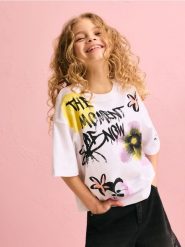 T-shirt z nadrukiem - złamana biel. Koszulki dziewczęce Reserved, bez wzorów, z bawełny, bez ramiączek. Za 39.99 zł.