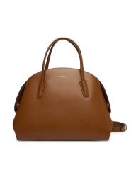 Coccinelle Torebka 329107 Brązowy. Brązowe torebki klasyczne damskie Coccinelle, bez wzorów, ze skóry, bez dodatków. Za 1,949.00 zł.