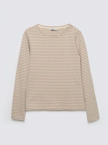 Bluzka damska w paski kremowa Vensa 103. Białe bluzki damskie Big Star, l, bez wzorów, z dzianiny, klasyczne, bez kołnierzyka, bez ramiączek. Za 119.99 zł.