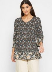 Tunika shirtowa ze zrównoważonej wiskozy. Czarne tuniki damskie bonprix, bez wzorów, z wiskozy, bez kołnierzyka, bez ramiączek. Za 109.99 zł.