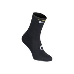 Skarpety nurkowe SCD 500 z neoprenu 3 mm. Czarne skarpetki damskie SUBEA, bez wzorów, z gumy. Za 69.99 zł.
