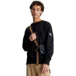 Bluza Calvin Klein Monogram Sleeve Badge Crew, Mężczyźni. Czarne bluzy bez kaptura męskie CALVIN KLEIN, m, z bawełny. Za 390.00 zł.