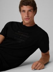 4F T-shirt regular z nadrukiem męski - czarny M. Czarne t-shirty męskie 4f, m, bez wzorów, z bawełny, bez kołnierzyka. Za 69.99 zł.