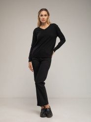 Tantra Sweter w kolorze czarnym rozmiar: onesize. Czarne swetry klasyczne damskie Tantra, z bawełny, bez kołnierzyka. Za 108.99 zł.