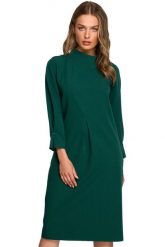 Sukienka elegancka pudełkowa z dekoracyjnymi zaszewkami zielona. Zielone sukienki damskie Stylove, do pracy, m, bez wzorów, biznesowe, bez kołnierzyka, bez ramiączek. Za 359.00 zł.