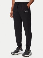 Under Armour Spodnie dresowe Ua Rival 6017021 Czarny Regular Fit. Czarne spodnie dresowe męskie Under Armour, bez wzorów, z bawełny. Za 219.99 zł.