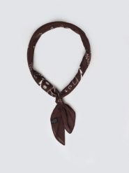 Apaszka typu bandana brązowa Bandi 804. Brązowe apaszki damskie Big Star, bez wzorów, z bawełny, klasyczne. Za 59.99 zł.