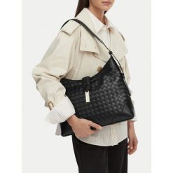 Torebka MEXX. Czarne torebki klasyczne damskie Mexx, bez wzorów, bez dodatków. Za 269.99 zł.