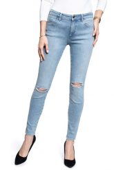 SPODNIE DAMSKIE WRANGLER SKINNY STONED RIBBED W28KTX98R 112128341. Spodnie materiałowe damskie Wrangler, bez wzorów, z jeansu. Za 199.99 zł.