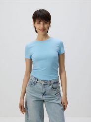Bawełniany t-shirt slim fit - jasnoniebieski. Niebieskie t-shirty damskie Reserved, l, bez wzorów, z bawełny, bez kołnierzyka. W wyprzedaży za 19.99 zł.