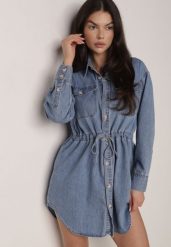 Niebieska Koszulowa Sukienka Jeansowa z Marszczeniem i Guzikami Dorinatta. Niebieskie sukienki damskie Born2be, na co dzień, l, w ażurowe wzory, z bawełny, eleganckie, bez kołnierzyka, bez ramiączek, mini, koszulowe. Za 129.99 zł.