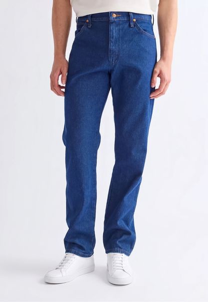 MESKIE SPODNIE WRANGLER 13MWZ PREWASHED INDIGO 112378953. Niebieskie spodnie materiałowe męskie Wrangler, bez wzorów, z jeansu. Za 219.99 zł.
