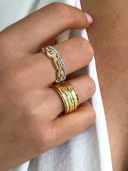 Les Favorites Pozłacany pierścionek z cyrkoniami rozmiar: 54. Szare pierścionki damskie Les Favorites, z cyrkonią, pozłacane. Za 130.99 zł.