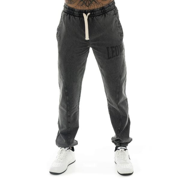 Spodnie dresowe z bawełna na co dzień na siłownię. Czarne spodnie dresowe męskie LEONE 1947 APPAREL, bez wzorów, z bawełny. W wyprzedaży za 124.24 zł.