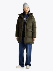 TOMMY JEANS Płaszcz zimowy w kolorze khaki rozmiar: M. Brązowe płaszcze damskie Tommy Jeans, na zimę, m, bez wzorów, z jeansu. Za 483.17 zł.