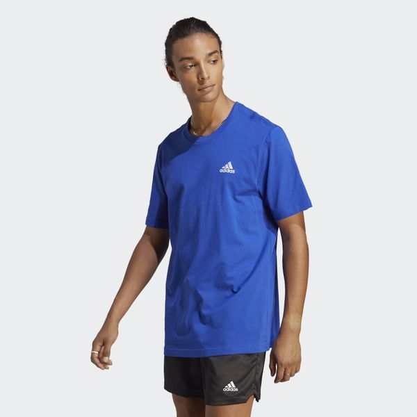 Koszulka sportowa męska adidas Essentials. Niebieskie t-shirty sportowe męskie Adidas, m, bez ramiączek, do piłki nożnej. Za 96.00 zł.