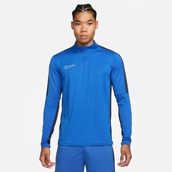 Bluza treningowa męska Nike Academy 23 Dril Top. Białe bluzy sportowe męskie Nike, bez wzorów, z materiału, klasyczne, bez kołnierzyka, bez ramiączek. Za 189.99 zł.