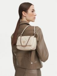 Guess Torebka Juliet Mini HWQG24 56740 Kremowy. Białe torebki klasyczne damskie Guess, z aplikacjami, ze skóry, bez dodatków. Za 494.99 zł.