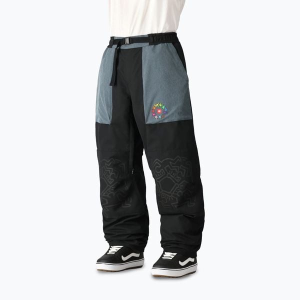 Spodnie snowboardowe męskie 686 Ghost. Czarne spodnie materiałowe męskie GEOLOGIC, bez wzorów, sportowe. Za 759.99 zł.