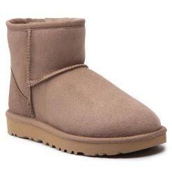 Śniegowce Ugg. Brązowe śniegowce damskie Ugg. Za 849.99 zł.