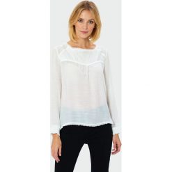 Bluzka z koronką. Bluzki damskie Greenpoint, bez wzorów, z bawełny, bez kołnierzyka, bez ramiączek. Za 49.99 zł.