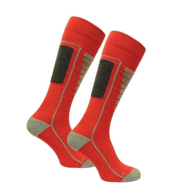 Skarpety narciarskie z wełny Merino. Czerwone skarpetki damskie WOOLONA, bez wzorów, z wełny. W wyprzedaży za 85.50 zł.