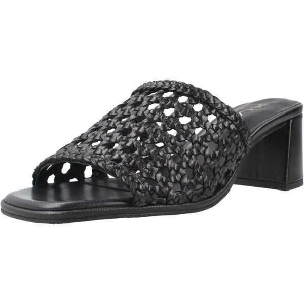 Buty UNISA MABIA CRF Czarny. Czarne obuwie trekkingowe damskie Unisa. Za 478.99 zł.