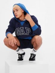BLUZA MĘSKA DRESOWA Z KAPTUREM GAP VINTAGE SOFT LOGO KOLOR NIEBIESKI. Niebieskie bluzy z kapturem męskie GAP, l, z bawełny. Za 151.50 zł.