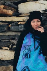 Bluza outdoorowa z kapturem damska DEEP TRIP Melt softshell. Czarne bluzy z kapturem damskie DEEP TRIP, m, bez wzorów, z bawełny, z kapturem. Za 499.00 zł.