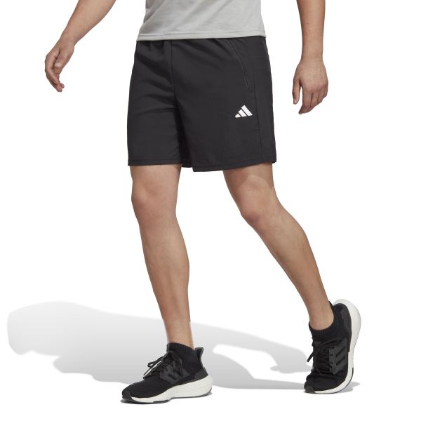 Spodenki fitness cardio męskie Adidas. Szorty męskie Adidas, bez wzorów, z materiału, sportowe. W wyprzedaży za 99.99 zł.