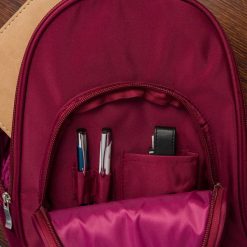 Plecak plecaczek damski mały lekki wodoodporny elegancki bordowy Beltimore R34. Czerwone plecaki damskie bez wzorów, eleganckie. Za 59.90 zł.