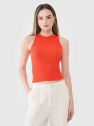 4F Top w kolorze czerwonym rozmiar: S. Czerwone topy damskie 4f, s, bez wzorów, bez kołnierzyka. Za 28.31 zł.