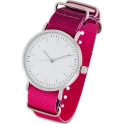 Zegarek na rękę z efektem cieniowanego koloru bonprix lila - srebrny kolor - bladoróżowy. Fioletowe zegarki damskie bonprix, srebrne. Za 34.99 zł.