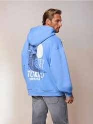 Bluza hoodie z nadrukiem - niebieski. Niebieskie bluzy bez kaptura męskie Sinsay, l. Za 59.99 zł.