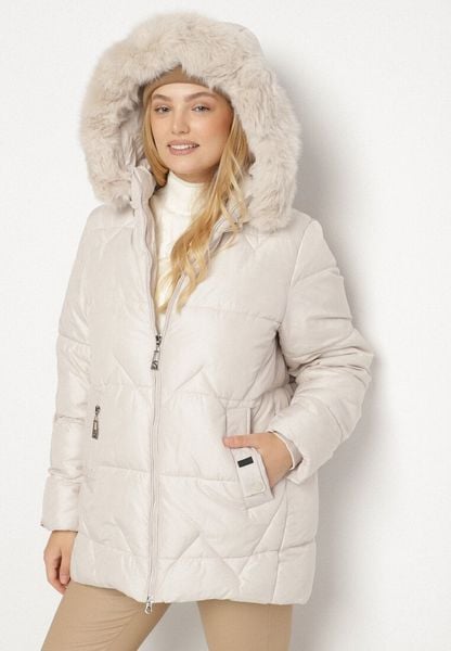 Jasnoszara Pikowana Kurtka z Kapturem z Futerkiem Tevea. Szare kurtki damskie Born2be, plus size, bez wzorów, z dzianiny, z kapturem. Za 169.99 zł.