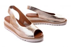 ARTIKER RELAKS 52C0828 złoty, sandały damskie. Żółte sandały damskie Artiker Relaks, bez wzorów, ze skóry, bez obcasa, na koturnie. Za 279.90 zł.