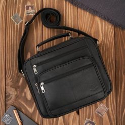 Torba męska skórzana na ramię i do ręki do pracy czarna Paolo Peruzzi T-126-BL. Czarne torby męskie na ramię bez wzorów, z bawełny, do ręki. Za 259.00 zł.