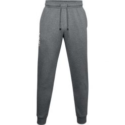 Spodnie Do Joggingu Męskie Polar Z Powtarzającym Się Logo Rival. Szare szorty męskie Under Armour, bez wzorów, z polaru. Za 233.99 zł.