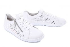 RIEKER 52824-80 white, półbuty damskie. Białe półbuty damskie Rieker, bez wzorów, bez obcasa. Za 329.90 zł.