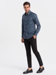 Męska koszula bawełniana we wzory SLIM FIT - ciemnoniebieska V1. Niebieskie koszule męskie Ombre Clothing, m, bez wzorów, z bawełny, bez kołnierzyka, bez ramiączek. W wyprzedaży za 79.99 zł.