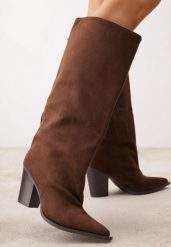 Brązowe Kozaki na Słupku z Szeroką Cholewką z Imitacji Zamszu Bello. Brązowe kozaki damskie Born2be, z dzianiny, bez obcasa, na obcasie. Za 189.99 zł.