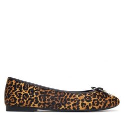 Baleriny Tommy Hilfiger. Brązowe baleriny damskie Tommy Hilfiger, bez wzorów, bez obcasa. Za 449.99 zł.