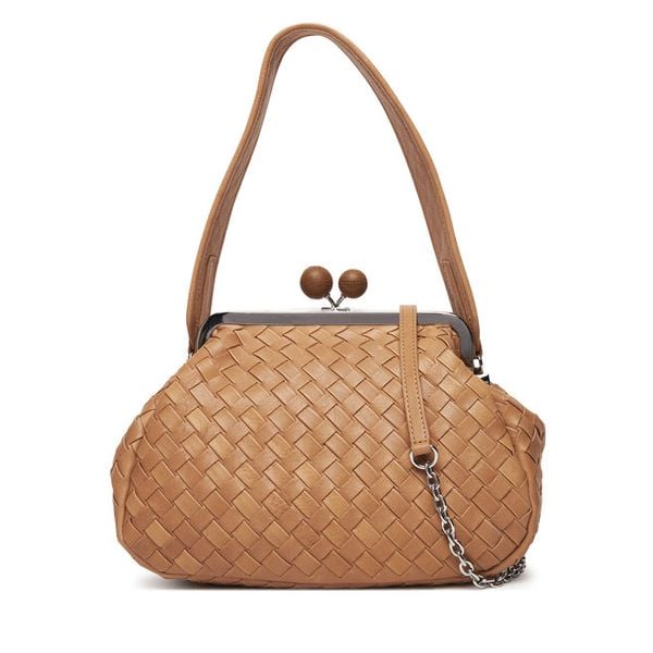 Torebka Weekend Max Mara. Brązowe torebki klasyczne damskie Weekend Max Mara, bez wzorów, bez dodatków. Za 1,439.00 zł.