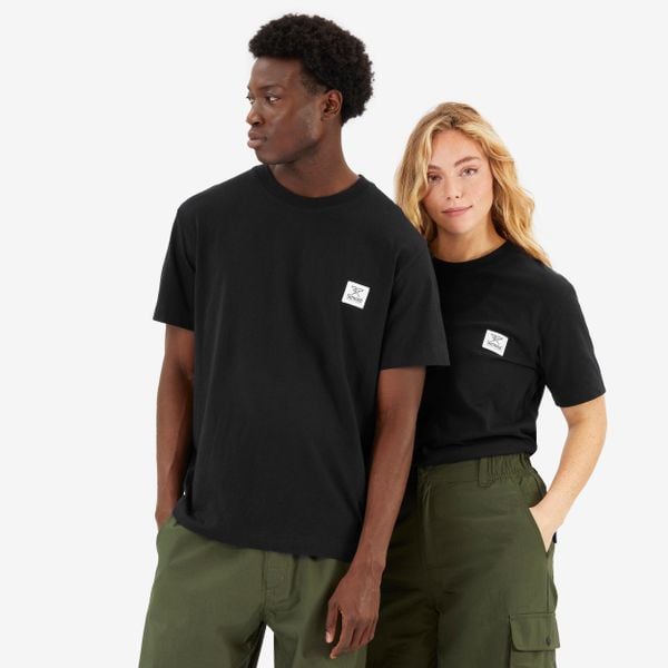 Koszulka uniseks z bawełny z certyfikatem Fairtrade/Max Havelaar. Czarne bluzki damskie SIMOND, m, bez wzorów, z bawełny, bez kołnierzyka. Za 99.99 zł.