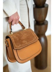 Christian Laurier Skórzana torebka "Lali" w kolorze karmelowym - 23 x 20 x 11 cm rozmiar: onesize. Brązowe torebki klasyczne damskie Christian Laurier, bez wzorów, z materiału, bez dodatków. Za 300.92 zł.