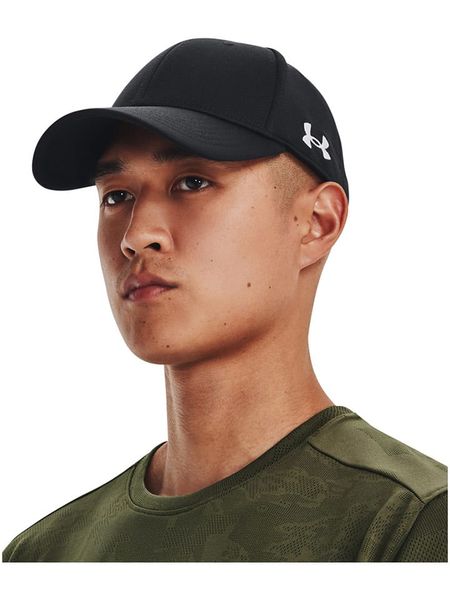 Under Armour Czapka w kolorze czarnym rozmiar: S/M. Czarne czapki męskie Under Armour, bez wzorów, sportowe. Za 91.77 zł.