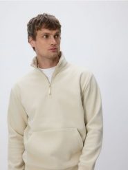 Bluza z wysoką stójką - beżowy. Brązowe bluzy bez kaptura męskie Reserved, l, z dzianiny. Za 139.99 zł.